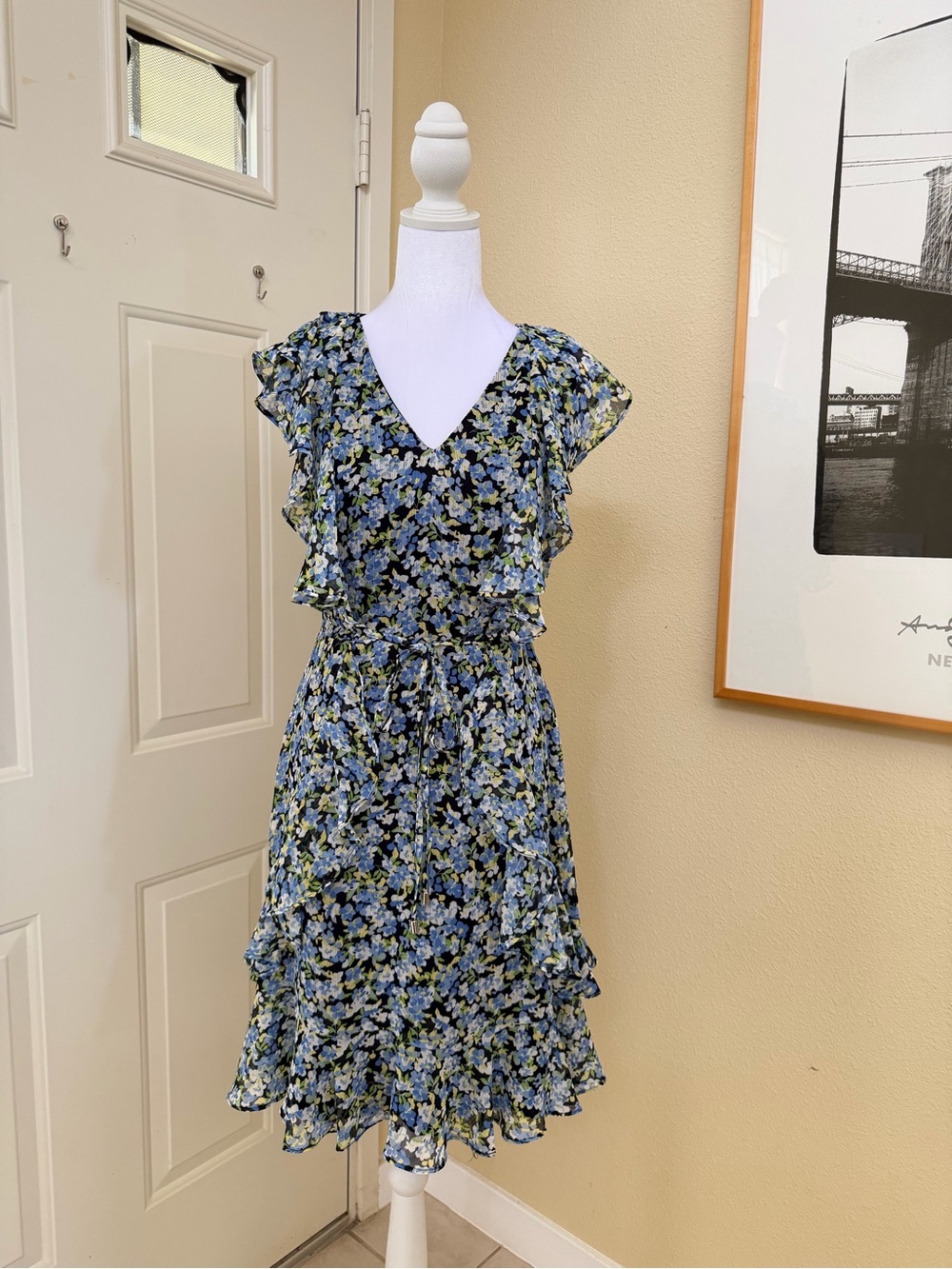 Tommy Hilfiger Blue Floral V-Neck Ruffle Midi Dress Size 6